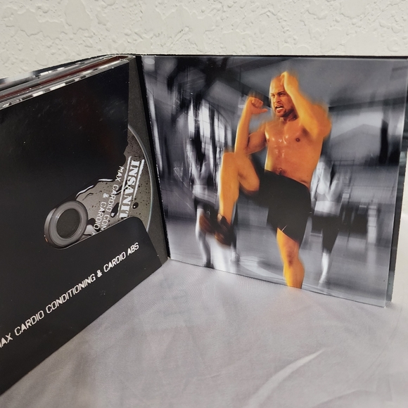 Insanity Beach Body Full 9 DVD Set - Picture 11 of 12